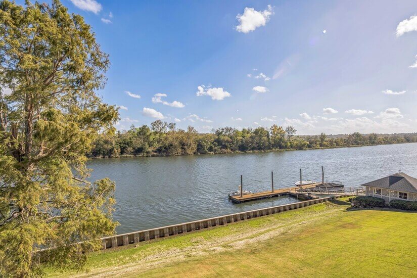 Kickback and Enjoy the Savannah River