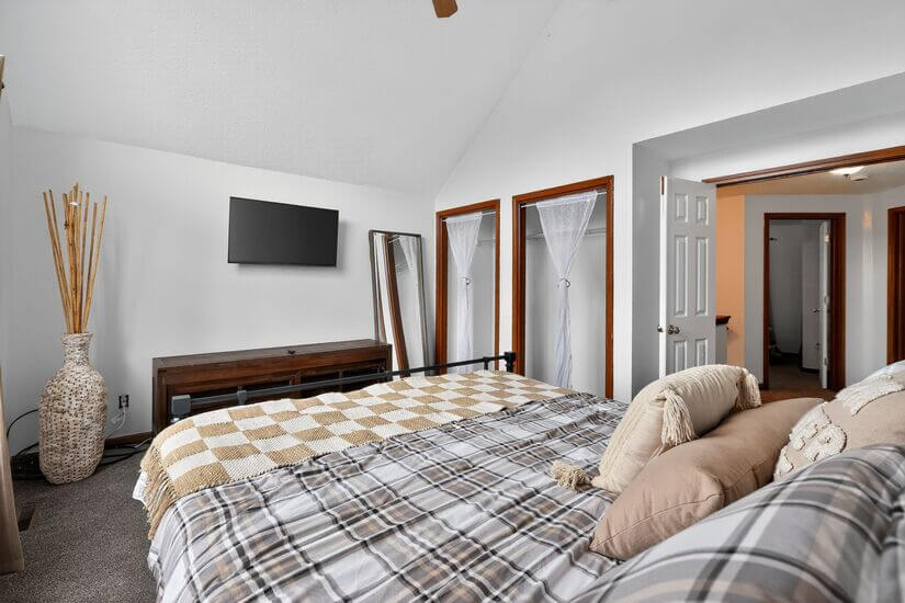 Three Bedroom Furnished in Buffalo