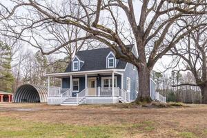 Beautiful Farmhouse!