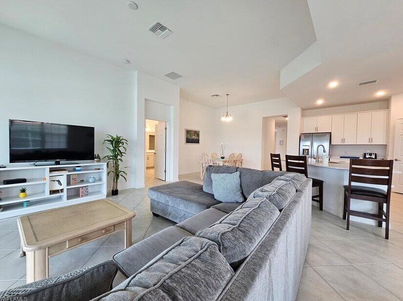 Fully furnished rental home in Fort Meyers