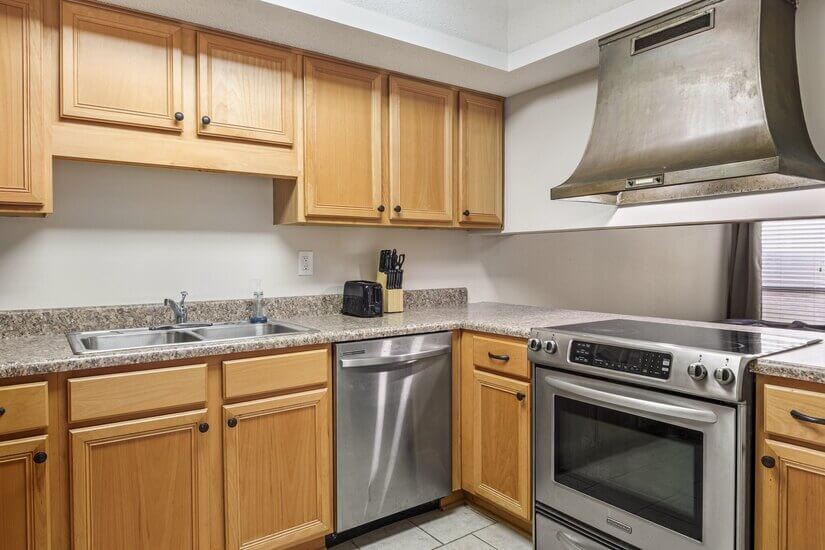 Stocked Kitchen - Germantown Furnished Rental