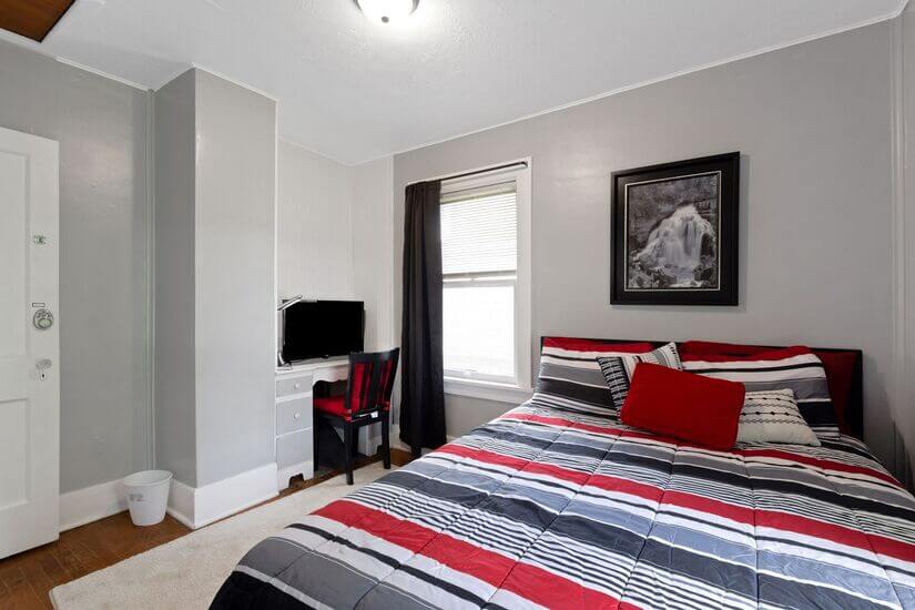 Midtown Beauty, Blackstone Neighborhood