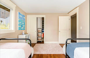 4BR West of Market Living  