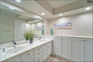 Bathroom in upper level