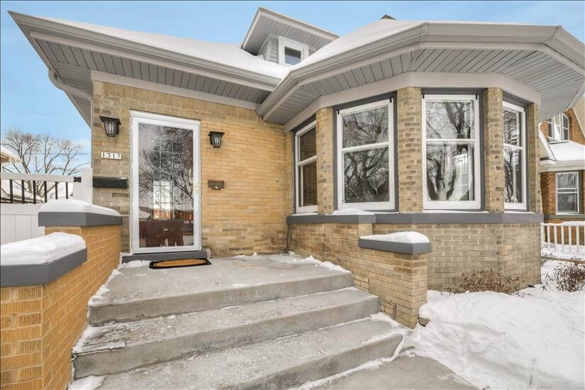 Furnished Executive Home in Bayview, WI