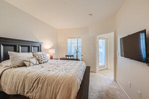 Charming 2 Bedroom Condo Gated Community