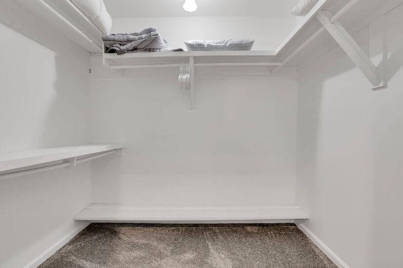 Fully Furnished home rental Zainesville