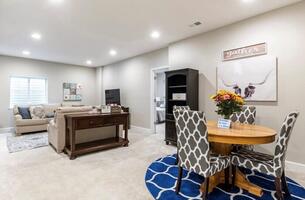 Spacious Dining /Living
