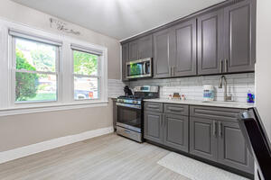 Cozy 3BR Westchester Home 30m to city