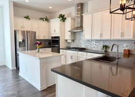 Chef’s kitchen with island