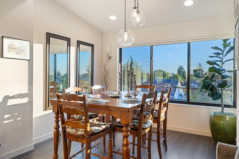 Spacious Luxury View TH  Near  Downtown