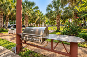 Grilling area 2401 E 6th #5072 Austin Tx 78702