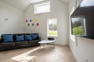 Family Room 4