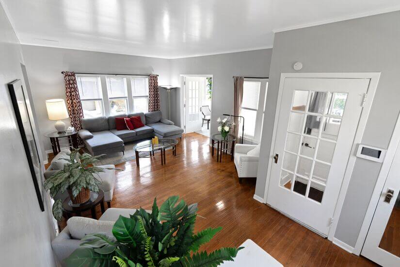 Midtown Beauty, Blackstone Neighborhood