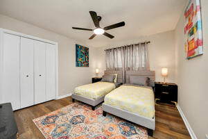 Twin bedroom