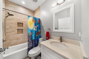 Third and Fourth bedrooms share hall bath