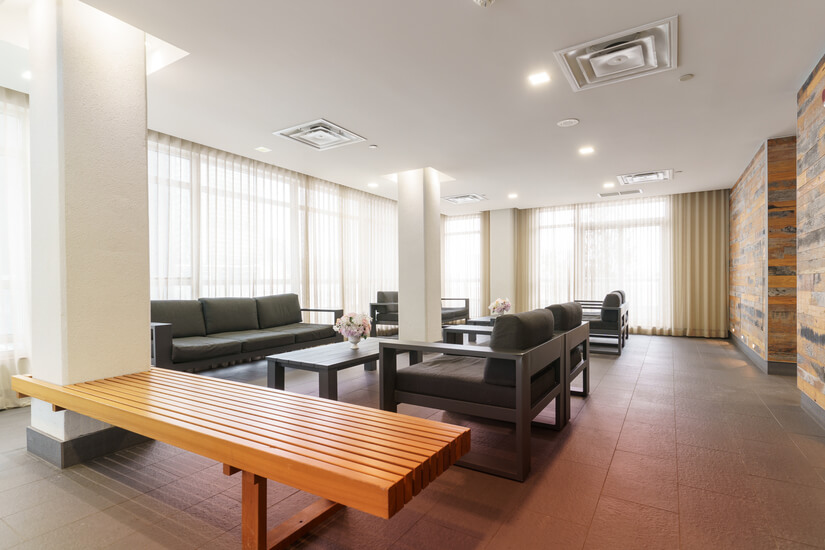 Upscale 1 Bd Condo in North York