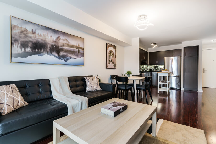 Upscale 1 Bd Condo in North York