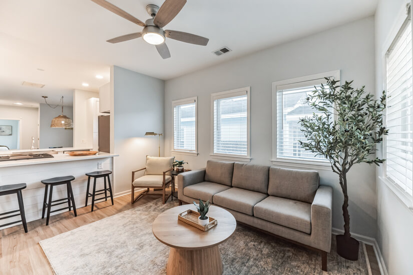  Beautiful Furnished Home In Charleston