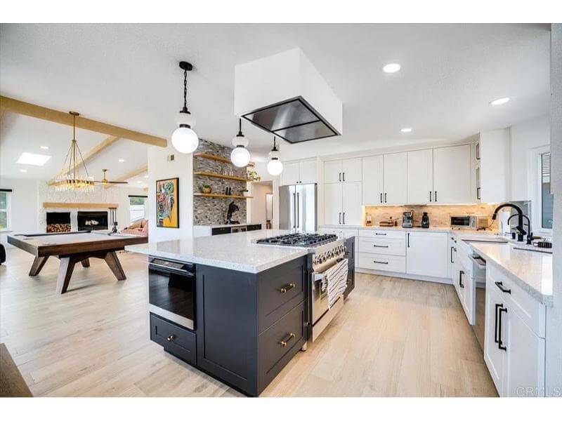 Open floor plan great for family and parties