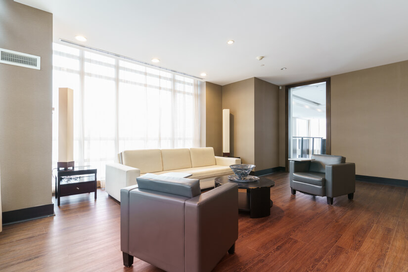 Upscale 1 Bd Condo in North York