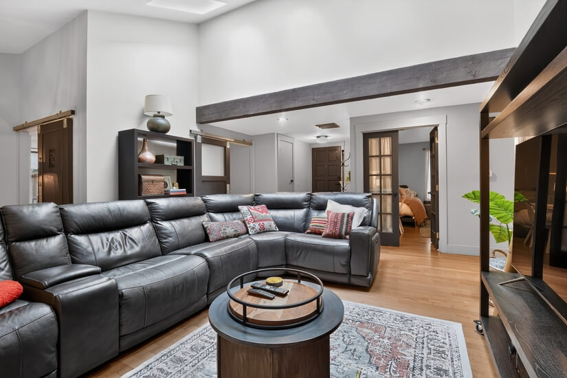 Charming Totem Estates Retreat Tech Wine