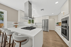 408 Meadowbrook Dr