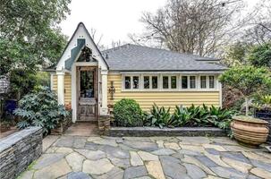 Wisteria Cottage in City of Decatur