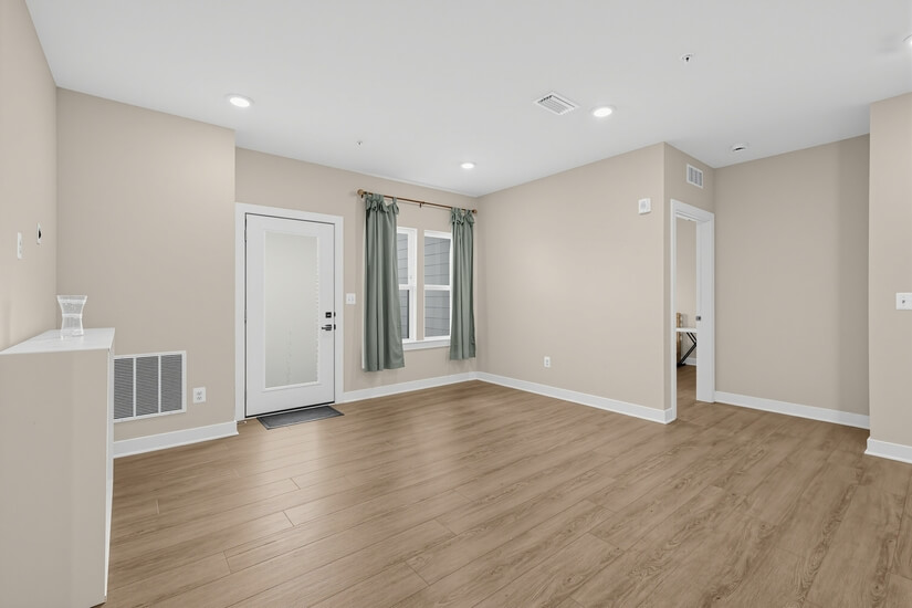 Furnished New Condo near AWS Herndon