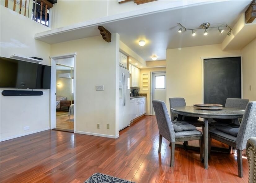 Book Hollywood Hills Corporate Housing in Los Angeles, CA