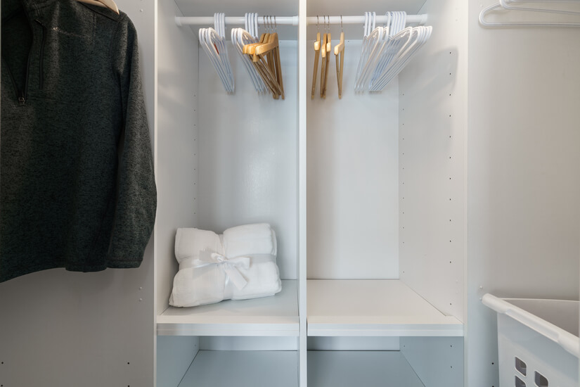 Upscale 1 Bd Condo in North York