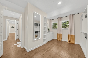 408 Meadowbrook Dr