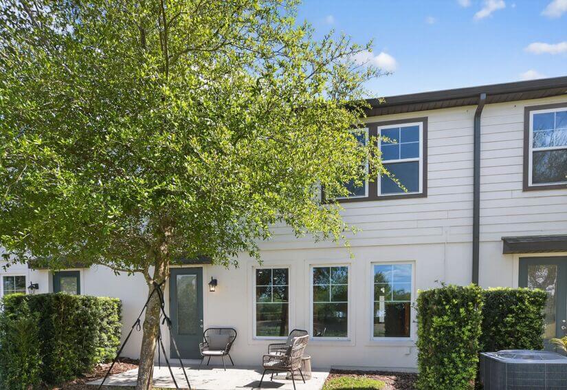 AMAZING 4BD 3 and Half Bath Townhouse