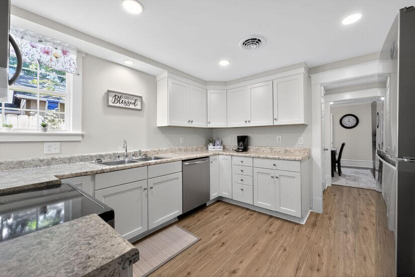 Bristol Furnished Single Story w Office