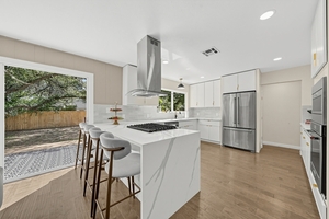 408 Meadowbrook Dr
