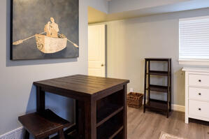 kietchen table with two stools