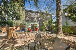 Turnkey 2BR Furnished Home Near UW