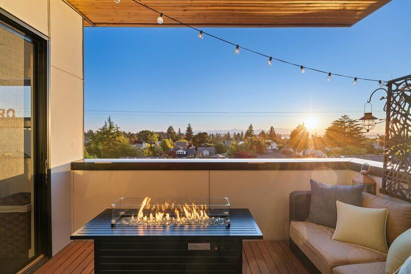 Spacious Luxury View TH  Near  Downtown