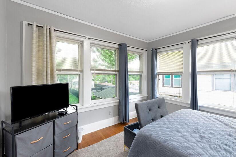 Midtown Beauty, Blackstone Neighborhood