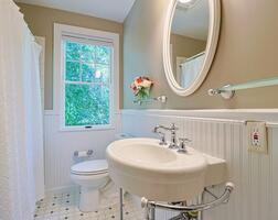 2nd floor bathroom