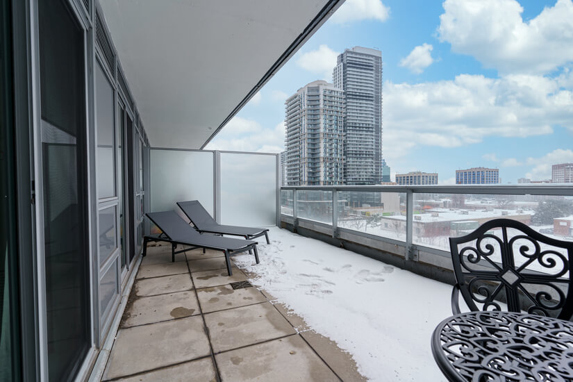 Upscale 1 Bd Condo in North York
