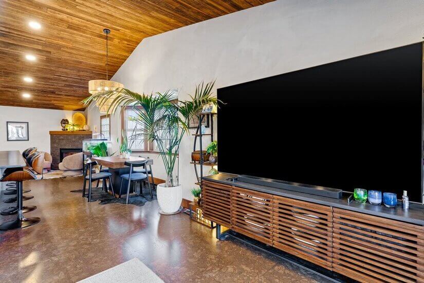 85 Samsung Smart TV