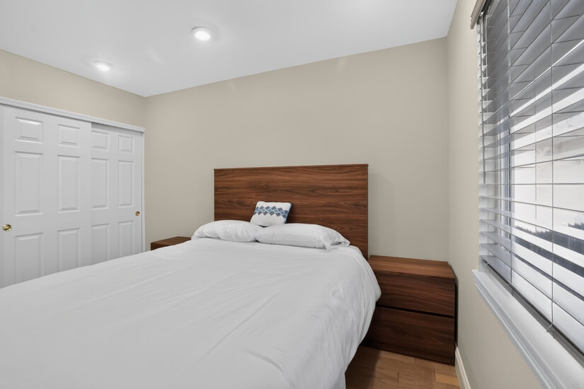Fully Furnished 3 Bed 2 Bath 1 Office