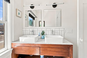Remodeled Lake Merritt Victorian Retreat