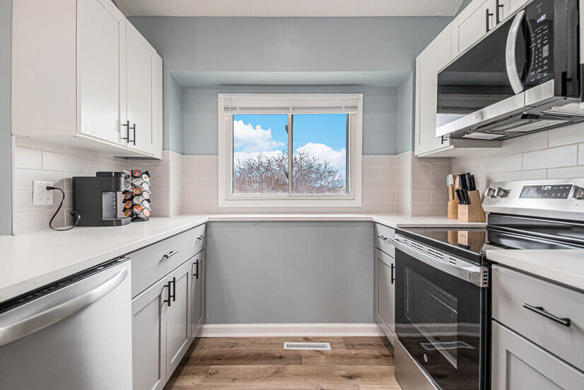 Modern 4BR in Prime Location