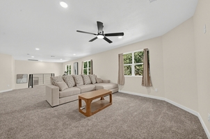 408 Meadowbrook Dr