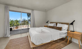 2nd Bedroom: view of the canyon