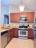 Furnished 2BD2BA Glen Ellyn Condo Garage