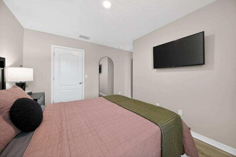 AMAZING 4BD 3 and Half Bath Townhouse