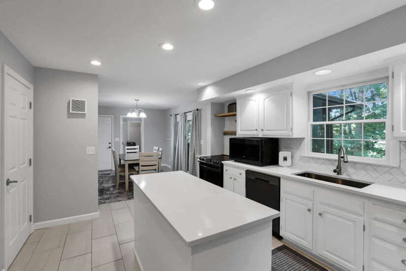 Fully Furnished home rental Zainesville